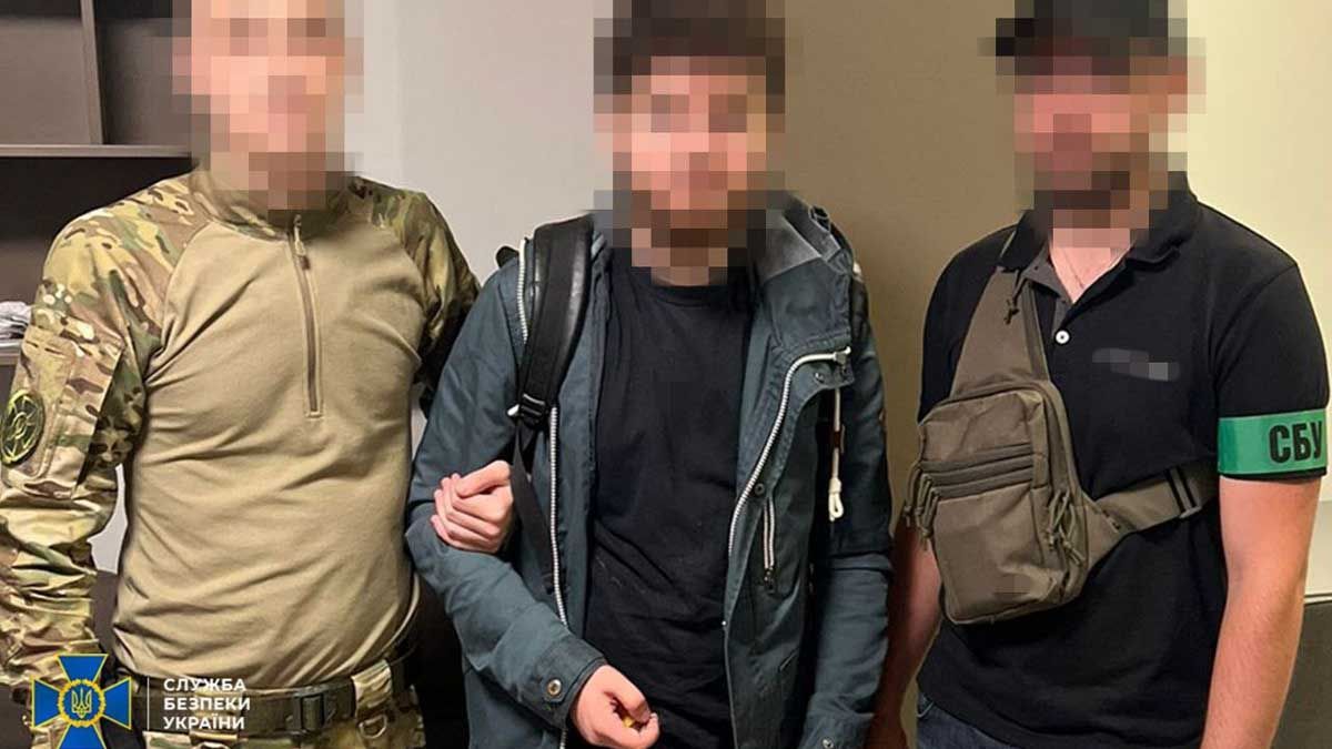 Агент ФСБ із камерами. Затримало зрадника, який коригував удари по Києву — СБУ Агент ФСБ із камерами. Затримало зрадника, який коригував удари по Києву — СБУ
