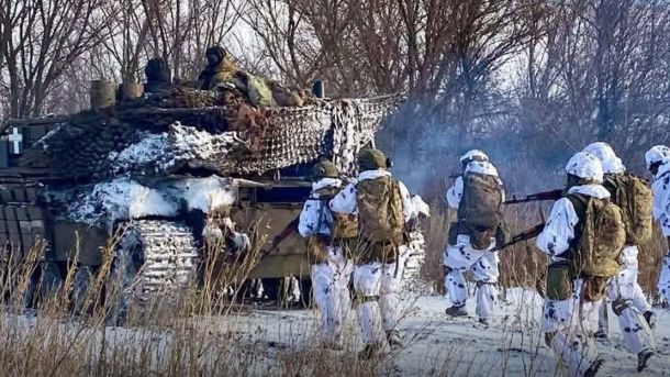 БпЛА влучив у дах багатоповерхівки на Солом'янці (оновлено) Українські військові знищують безпілотники противника, бойові втрати РФ