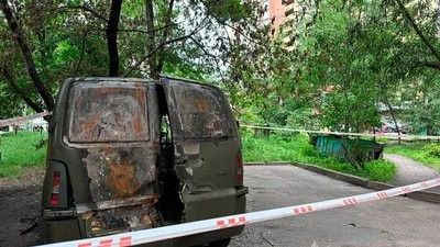 Підпал на замовлення РФ: у Києві затримали підозрюваного, який спалив авто військового Підпал на замовлення РФ: у Києві затримали підозрюваного, який спалив авто військового