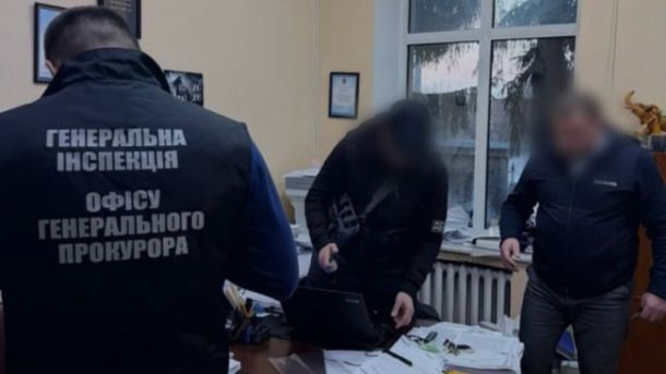 Пожежа на Симона Петлюри у Шевченківському: 10 осіб врятовано з п'ятиповерхівки Співробітники Генеральної інспекції Офісу Генпрокурора під час процесуальних дій у справі прокурорів з Броварів