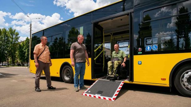 Жінка під час застілля вдарила приятеля ножем: чоловік помер Тренінг для водіїв Київпастрансу — навчання інклюзивному обслуговуванню маломобільних пасажирів