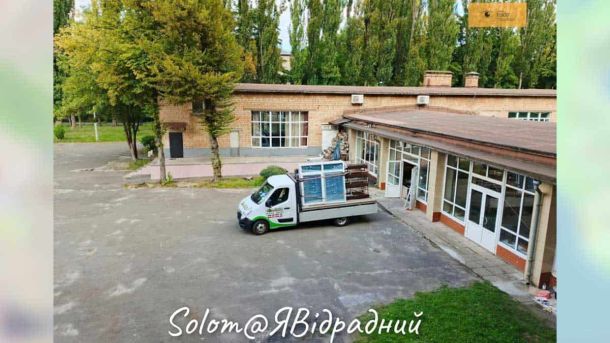 У Київському військовому госпіталі відкрили вуличний кінотеатр для реабілітації захисників У Київському військовому госпіталі відкрили вуличний кінотеатр для реабілітації захисників