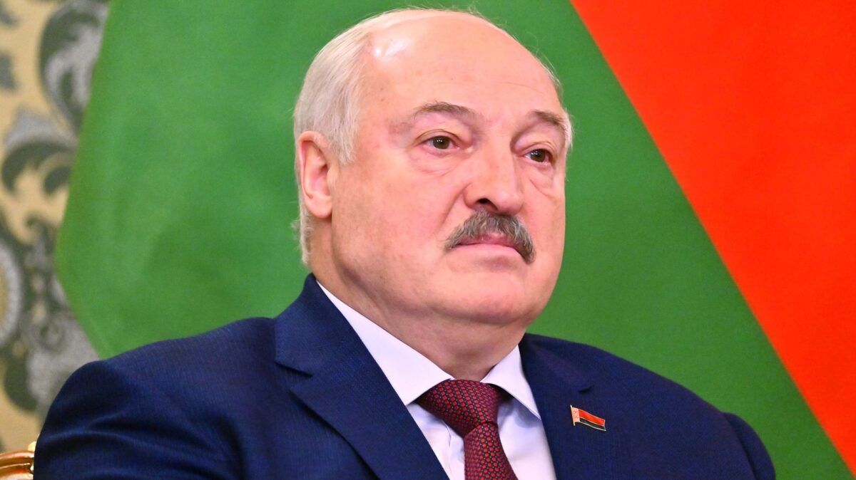 Лукашенко наказав перевірити бойову готовність військ Білорусі Олександр Лукашенко