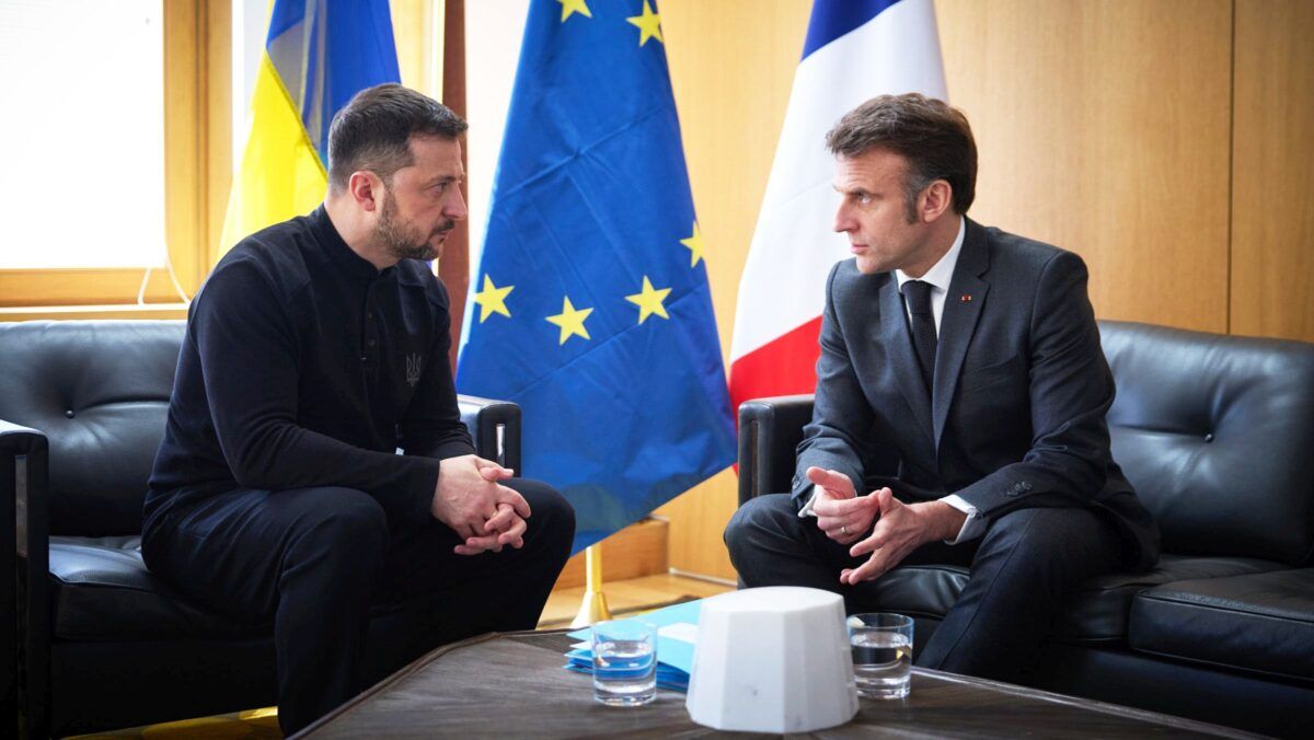 The Guardian: Макрон відкидає вимоги РФ на саміті «коаліції волі» у Парижі Президент Володимир Зеленський і президент Франції Емманюель Макрон