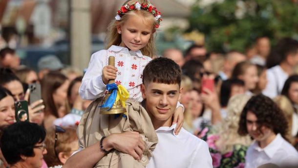 Ірпінь стоїть у заторах: рух у напрямку Києва паралізований (відео) Ірпінь стоїть у заторах: рух у напрямку Києва паралізований (відео)