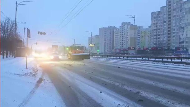 174 га лісу повернули державі через суд Очищення від снігу дороги