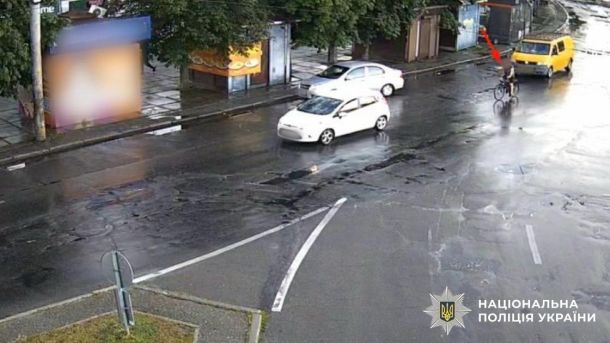 У Києві велосипедист вистрілив у машину волонтерки: стрілка затримано У Києві велосипедист вистрілив у машину волонтерки: стрілка затримано