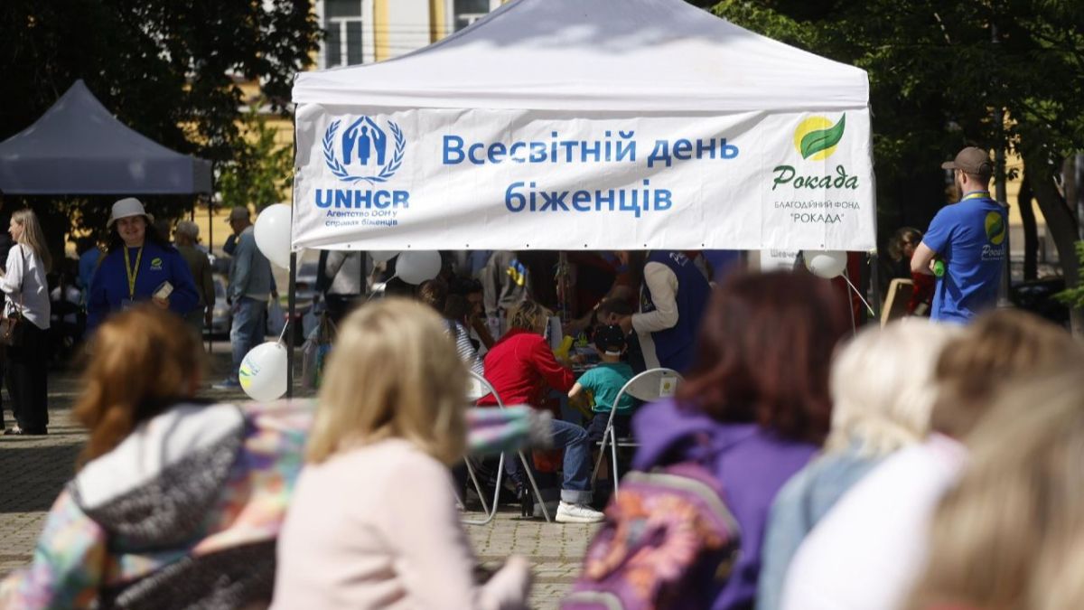 У центрі Києва провели акцію до Дня біженців: мистецтво, підтримка і єднання У центрі Києва провели акцію до Дня біженців: мистецтво, підтримка і єднання