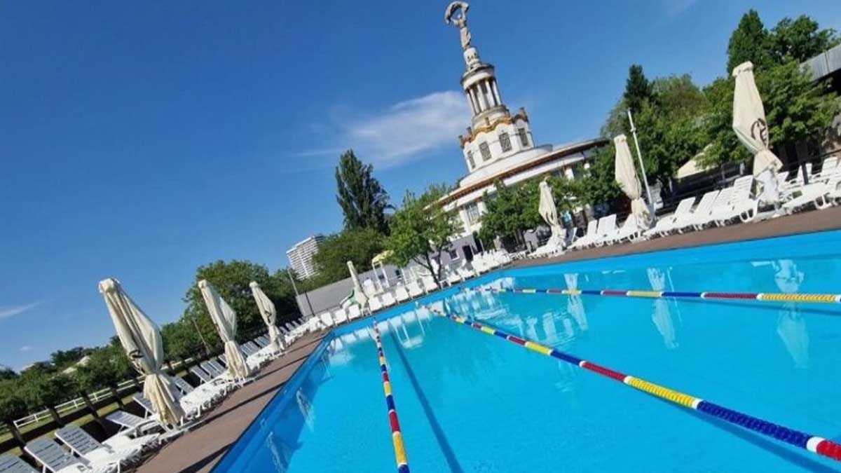 Літній сезон у Києві — 11 відкритих басейнів, де вже можна поплавати і відпочити Літній сезон у Києві — 11 відкритих басейнів, де вже можна поплавати і відпочити