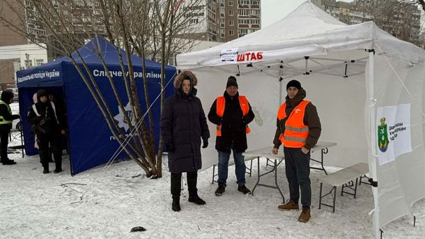 Росія втратила 1130 окупантів і 654 дрони за добу Два намети біля пошкодженої багатоповерхівки, один із них від поліції