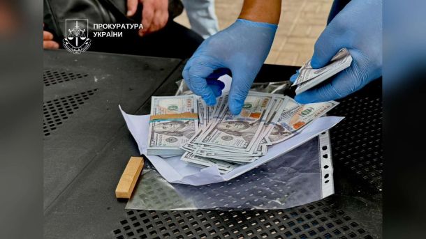 Ексочільника СІЗО Києва підозрюють у прихованні будинку на 3,8 млн Затримання колишнього міліціонера у Києві, який підозрюється у вимаганні 20 000 доларів за фіктивну інвалідність