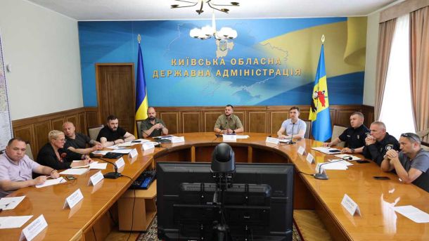 Масована атака дронів по Київщині: постраждали житлові будинки у п’яти районах Масована атака дронів по Київщині: постраждали житлові будинки у п’яти районах