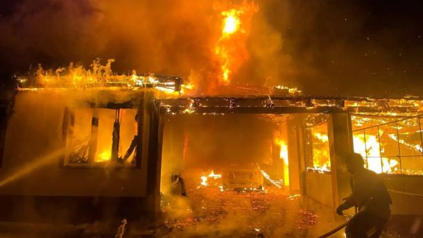 На Харківському шосе прибрали 28 кіосків через капремонт Палає на великій площі основа будинку
