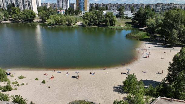 У Києві затримали п’яного чоловіка, який «замінував» будівлю в урядовому кварталі У Києві затримали п’яного чоловіка, який «замінував» будівлю в урядовому кварталі