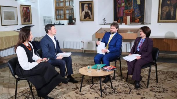 Киянка ошукала клієнтів на 90 тисяч грн за обіцяне бронювання від мобілізації Судді Верховного Суду Лариса Рогач і Дмитро Гудима під час запису спецвипуску «Голки» про «закон Мазепи» та захист зелених зон Києва