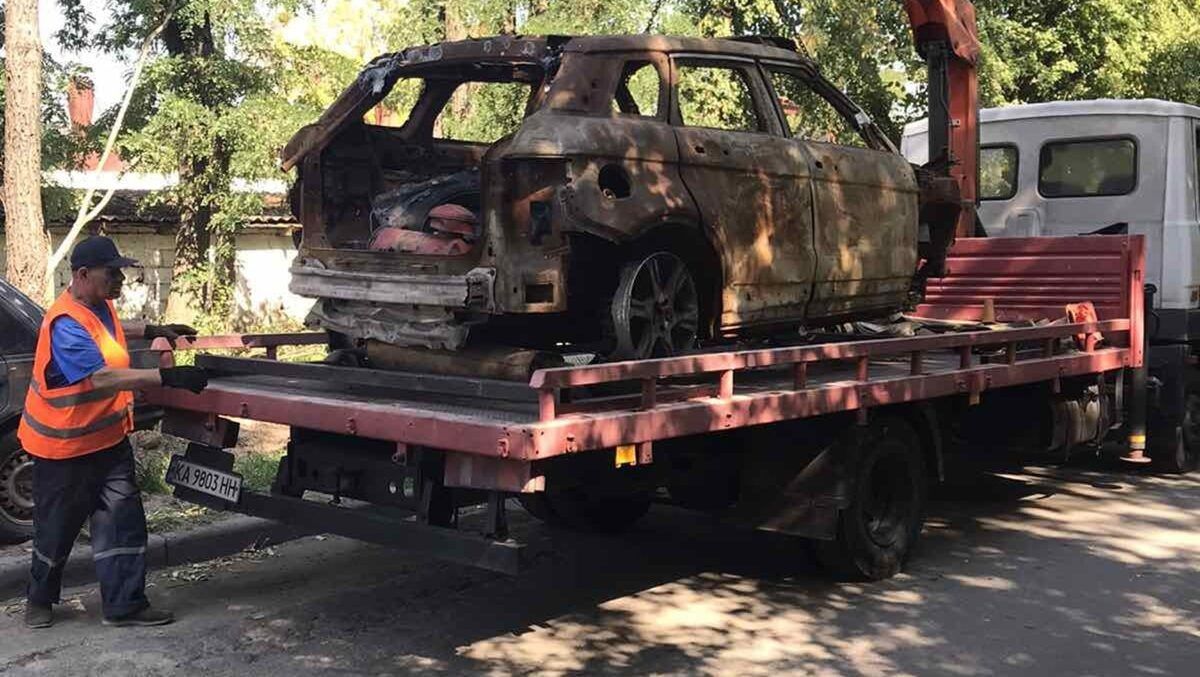 Подільський район повністю очистили від покинутих автомобілів: прибрано всі проблемні авто Подільський район повністю очистили від покинутих автомобілів: прибрано всі проблемні авто