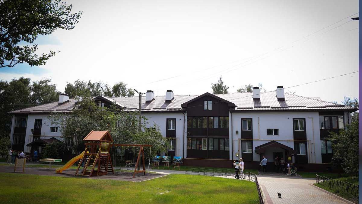 У Бородянці відкрили відновлений будинок із сонячними панелями на Ветеранів, 2 У Бородянці відкрили відновлений будинок із сонячними панелями на Ветеранів, 2