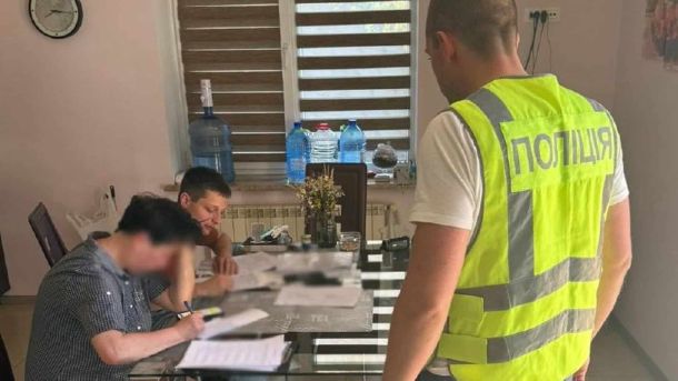 У Києві одночасно спалахнули пожежі у двох районах: 5 поранених Поліція Києва повідомила про підозру 45-річній киянці, яка ошукала аграрні підприємства на понад 5 млн грн під виглядом закупівлі гороху