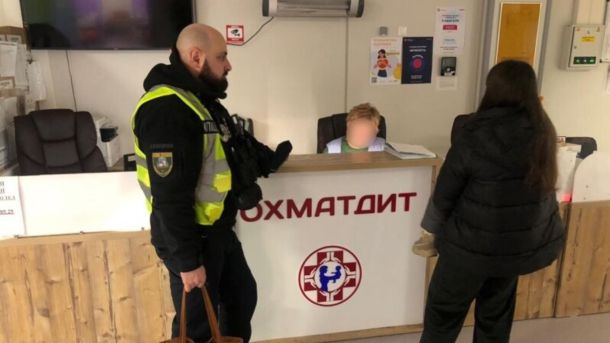 Удар по Чебоксарах і знищені 432 російських дрони за добу: нові дані про втрати РФ Поліцейський та матір з дитиною в Охматдиті