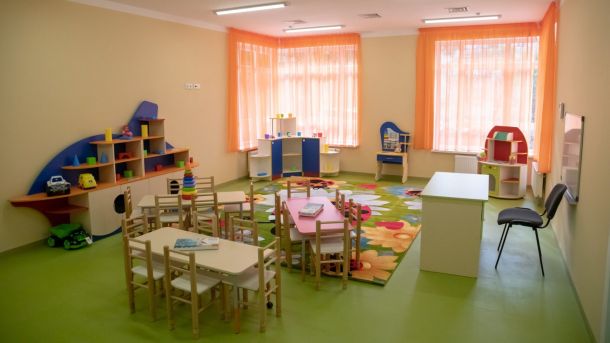 У Києві встановили рекорд України: витинанка завдовжки 10 метрів поєднує традицію і спротив У Києві встановили рекорд України: витинанка завдовжки 10 метрів поєднує традицію і спротив