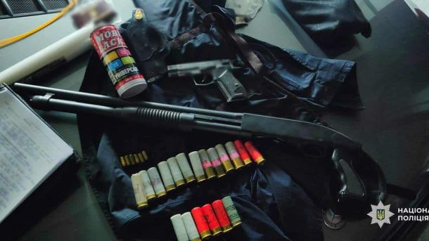 Таксист під психотропами скоїв ДТП на Стеценка: є постраждалий Затриманий підозрюваний у випадковому пострілі з рушниці, що тяжко поранив жінку в Києві