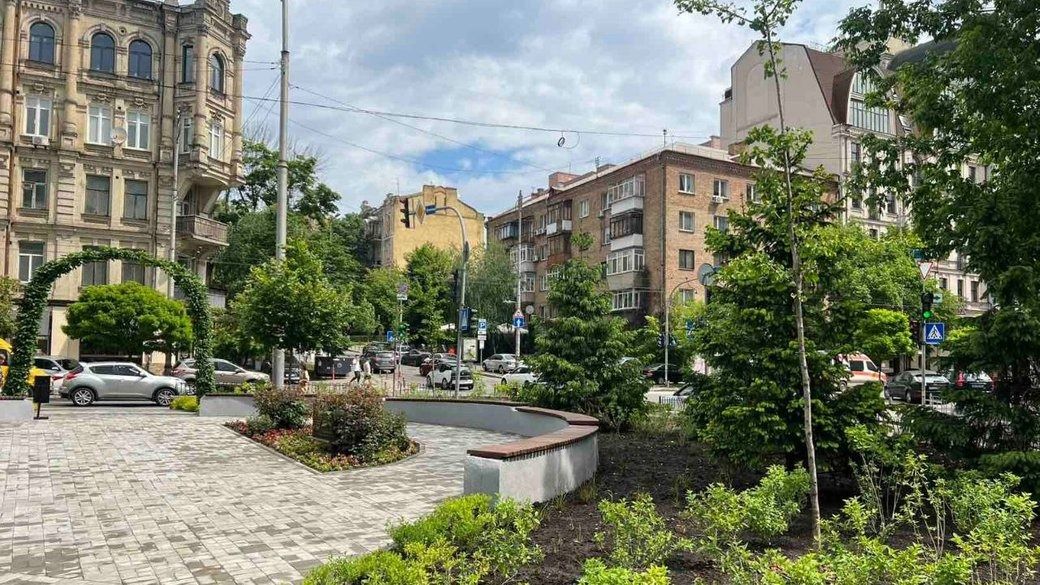 У Києві облаштували дев’ять нових мініскверів: де тепер відпочити серед зелені У Києві облаштували дев’ять нових мініскверів: де тепер відпочити серед зелені