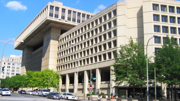 FT: Трамп веде війну проти незалежності центробанків. Чому це загрожує світовій економіці Штаб-квартира ФБР