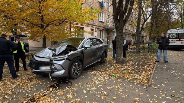 Ексголову Укренерго Кудрицького взяли під варту Розбитий автомобіль в осінньому Києві