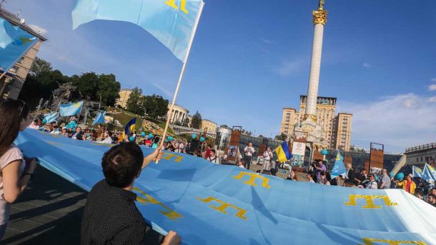 День учителя під обстрілами: освітяни відзначають свято після нічної атаки на українські міста День учителя під обстрілами: освітяни відзначають свято після нічної атаки на українські міста