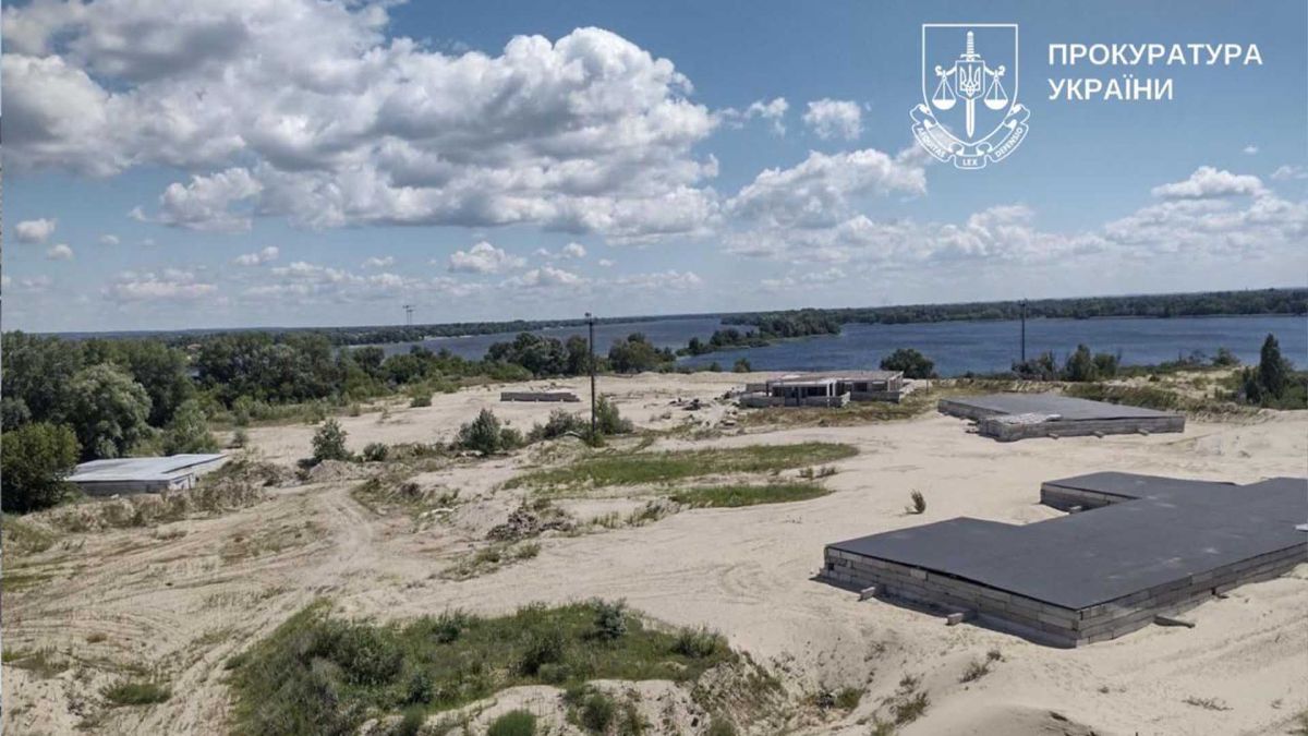 Жуків острів: екскерівнику фірми оголосили підозру у схемі з землею на ₴40 млн Острів Жуків на Дніпрі, недобудови