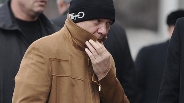 Пожежа на Садовій у Солом'янському: «Ланос» загорівся на авторинку Колишній нардеп Юрій Іванющенко, якого НАБУ оголосило в розшук за легалізацію 160 млн грн