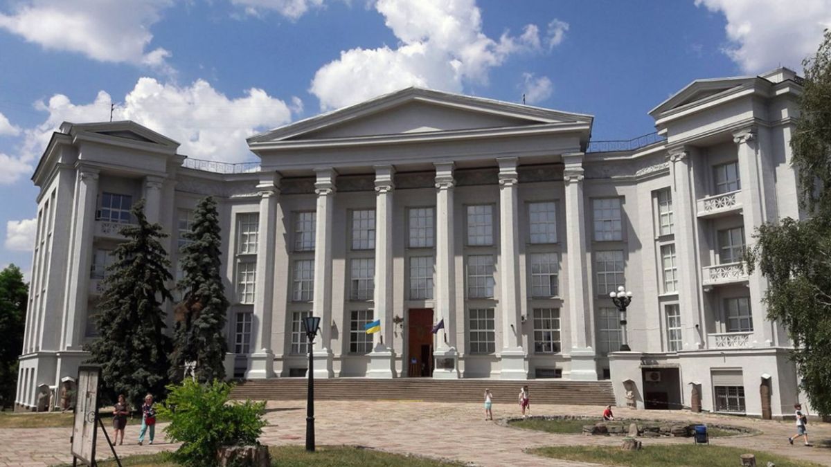 У Києві завершили цикл із 4 круглих столів про Русь у музеях Учасники круглого столу про Русь в історії України у Національному музеї історії України в Києві