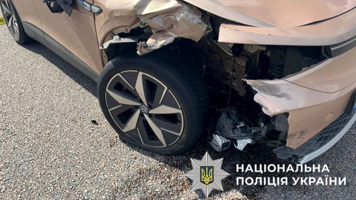 На Фастівщині молодик на Volkswagen збив насмерть дідуся на скутері На Фастівщині молодик на Volkswagen збив насмерть дідуся на скутері