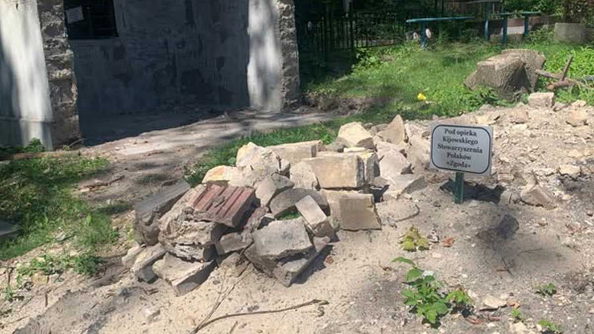 Скандал на Байковому кладовищі: парафія спростовує руйнування польських поховань Скандал на Байковому кладовищі: парафія спростовує руйнування польських поховань