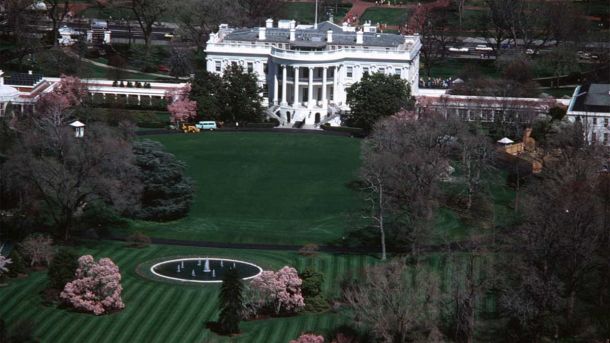 У Києві зупинили демонтаж історичної будівлі трамвайного управління на Лук’янівці У Києві зупинили демонтаж історичної будівлі трамвайного управління на Лук’янівці