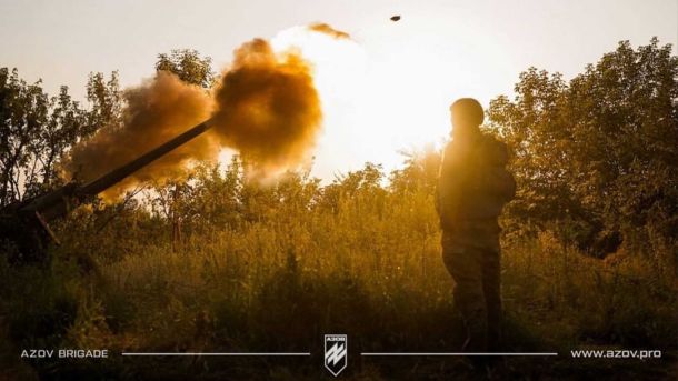 Паркова дорога: турнір пам'яті 59 загиблих артилеристів «Азову» збере сотні киян Артилерист біля гармати в момент пострілу