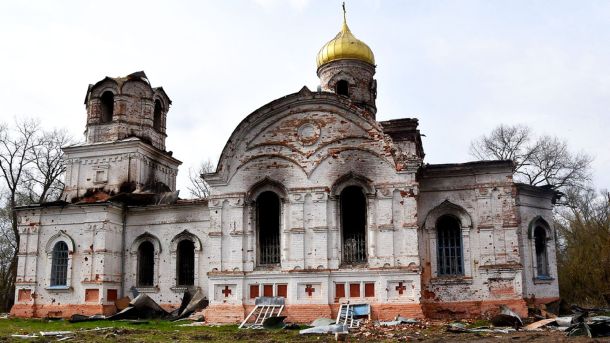 МВС закликає киян підготувати запаси води та їжі через загрозу нових обстрілів Пошкоджена внаслідок удару російської армії Вознесенська церква у селі Лукашівка Чернігівської області