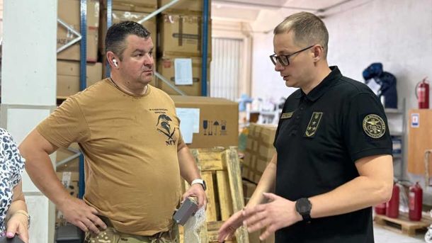 Київська митниця передала конфіскований одяг дітям на Сумщині Київська митниця передала конфіскований одяг дітям на Сумщині