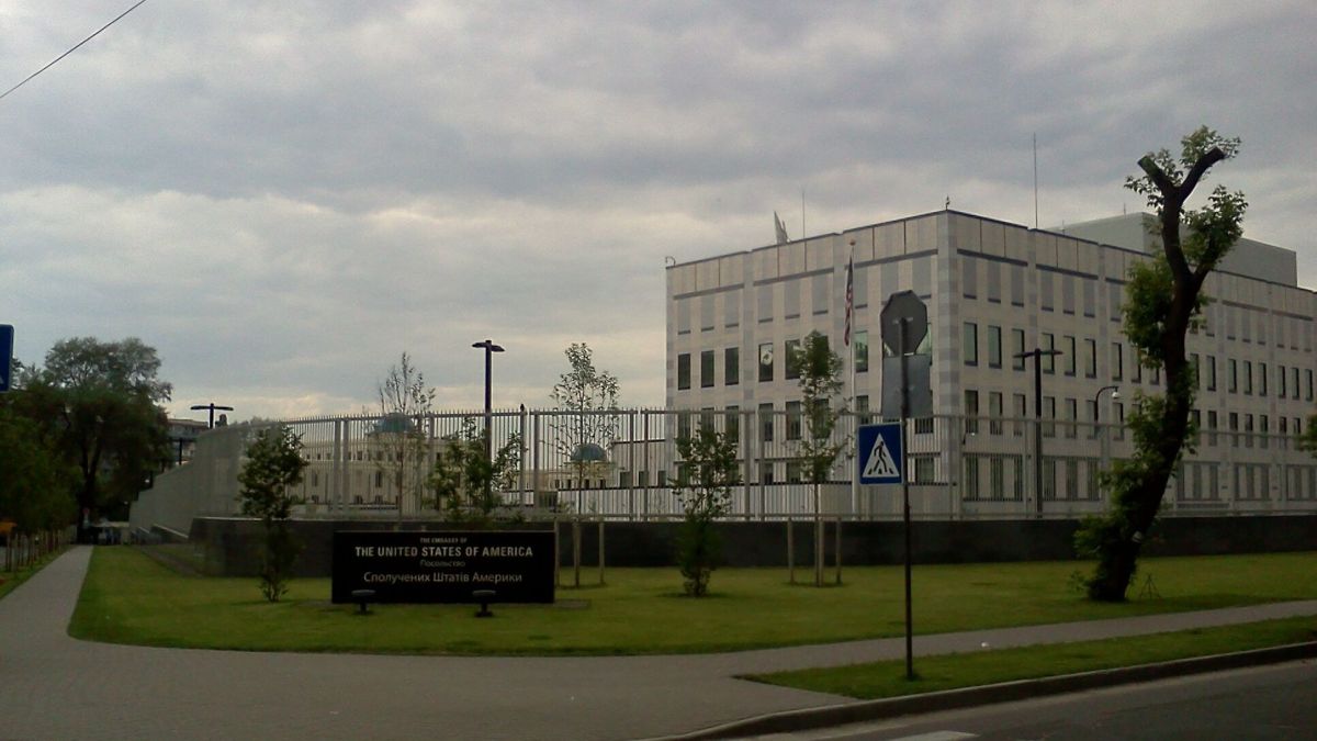 Посольство США попереджає про ризик масованих повітряних атак по Україні Посольство США попереджає про ризик масованих повітряних атак по Україні