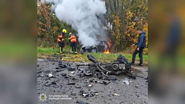 Київщина за тиждень: 128 воєнних злочинів РФ, двоє загиблих і 10 поранених Місце смертельного ДТП на автодорозі Київ-Овруч на Вишгородщині, де зіткнулися BMW і Nissan Rogue