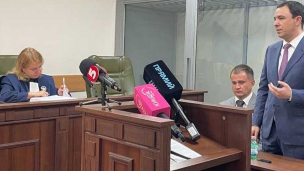 У Шевченківському районі під час пожежі в квартирі врятували 5 людей, одна особа загинула У Шевченківському районі під час пожежі в квартирі врятували 5 людей, одна особа загинула
