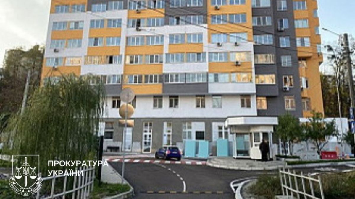 Голову ЖБК на Магістральній взяли під варту за шахрайство на 375 тис грн Житлова багатоповерхівка, голову ЖБК якого взяли під варту