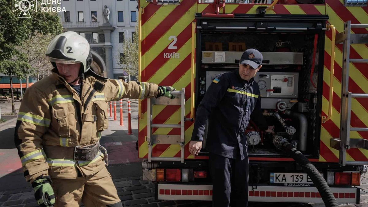 Пожежа на Прорізній: загорілося масажне крісло у житловому будинку Пожежа на Прорізній: загорілося масажне крісло у житловому будинку