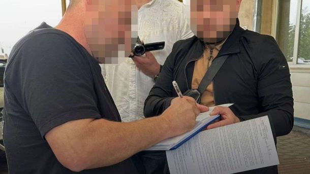 П'яний киянин влаштував бійку в супермаркеті АТБ: 2,35 проміле НАБУ викрило екскерівника Держрезерву на 36 млн грн хабарі