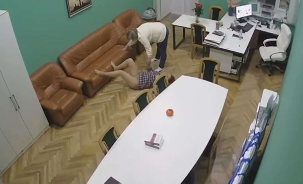 Андріївський узвіз: забудовник продовжує роботи в будинку Мощинського, попри заборону КМДА Андріївський узвіз: забудовник продовжує роботи в будинку Мощинського, попри заборону КМДА