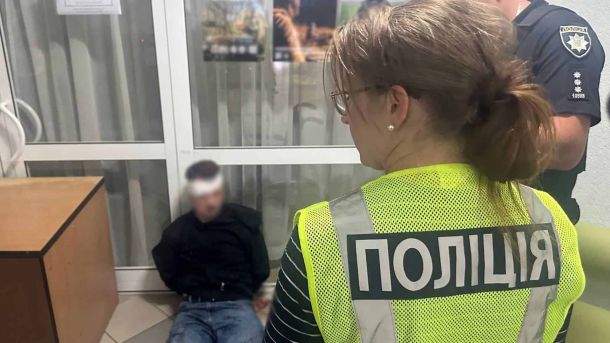 Колишнього нардепа судитимуть за захоплення землі біля Дніпра в Києві Поліцейські Києва затримали 31-річного чоловіка, який під час проходження ВЛК зарізав 65-річну лікарку-хірурга