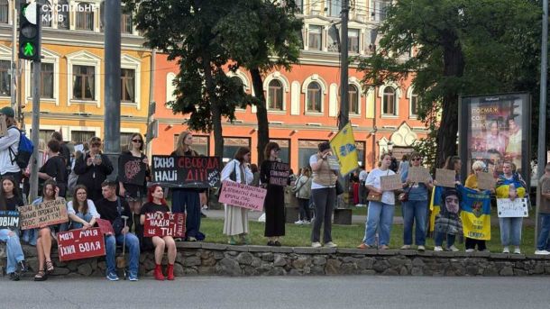 «Залізна» церква на Галицькій площі: унікальна споруда Києва, знесена 1934 року «Залізна» церква на Галицькій площі: унікальна споруда Києва, знесена 1934 року