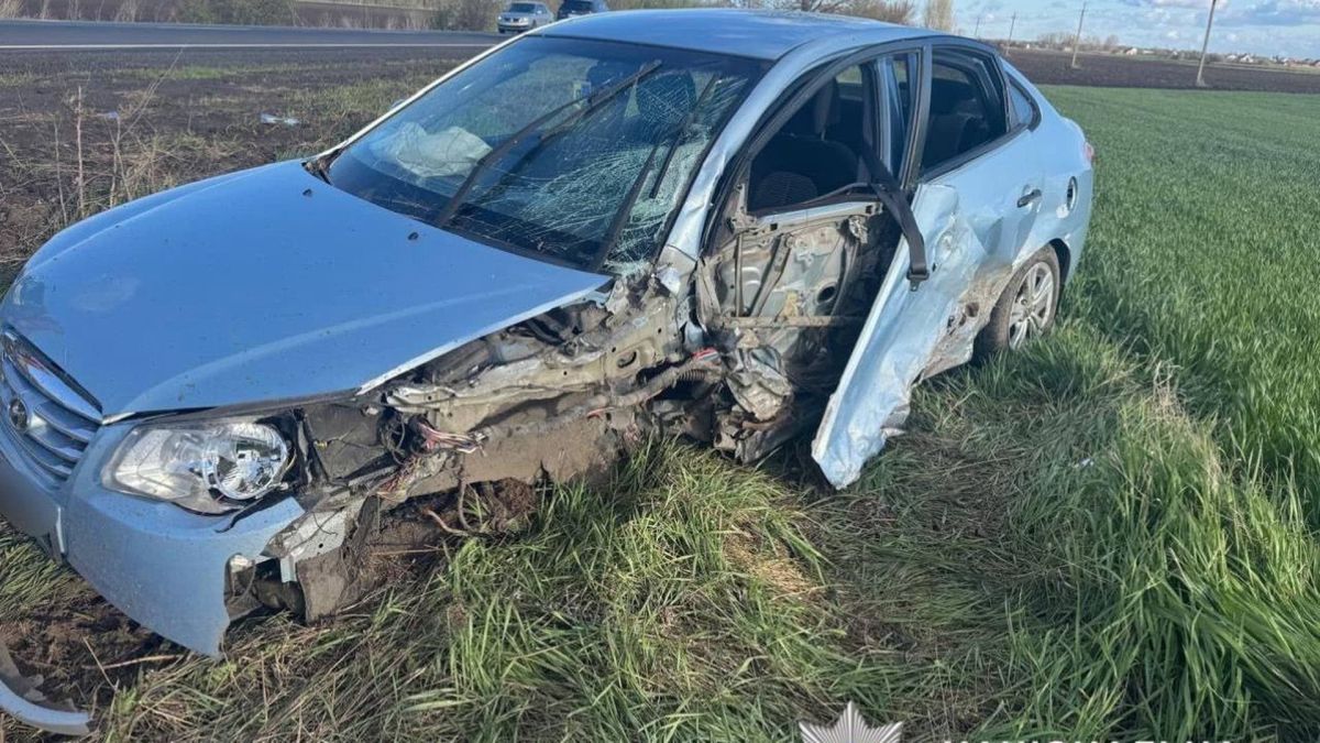 ДТП на трасі Бориспіль–Дніпро: водій Hyundai госпіталізований ДТП на трасі Бориспіль–Дніпро: водій Hyundai госпіталізований