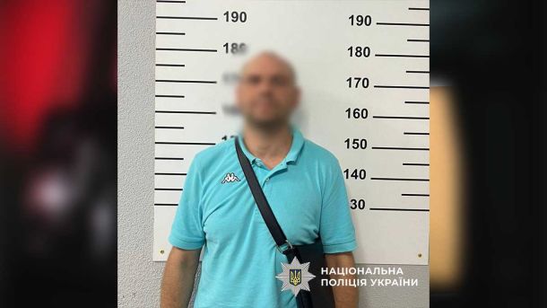 У Києві затримали чоловіка, який напав на музиканта за відмову співати російською У Києві затримали чоловіка, який напав на музиканта за відмову співати російською