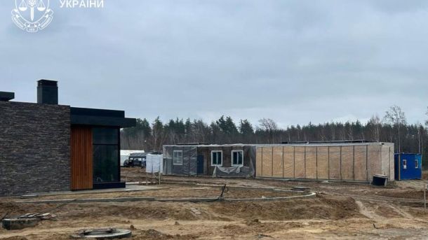 На Оболоні жінка підпалила двері чоловіка через ревнощі: їй загрожує 10 років Обвинувальний акт проти підприємця за привласнення 4 млн грн на будівництві житла у Мощуні